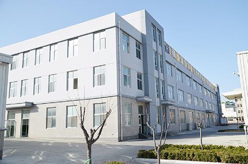 公司本著以人為本、誠信待人的理念，培養(yǎng)造就了一批專業(yè)人員